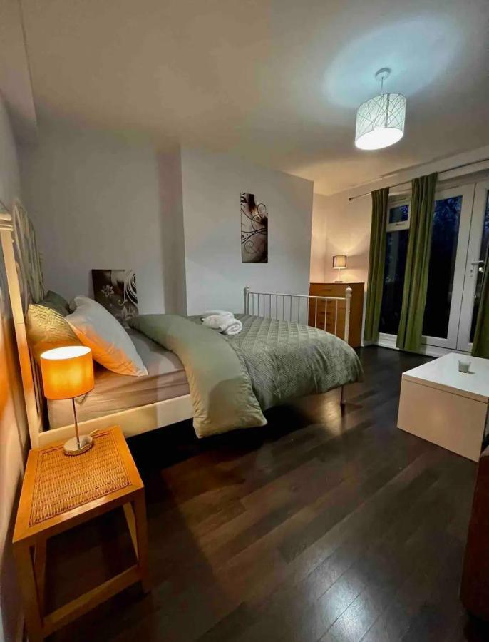 Karen House R2 * Londra