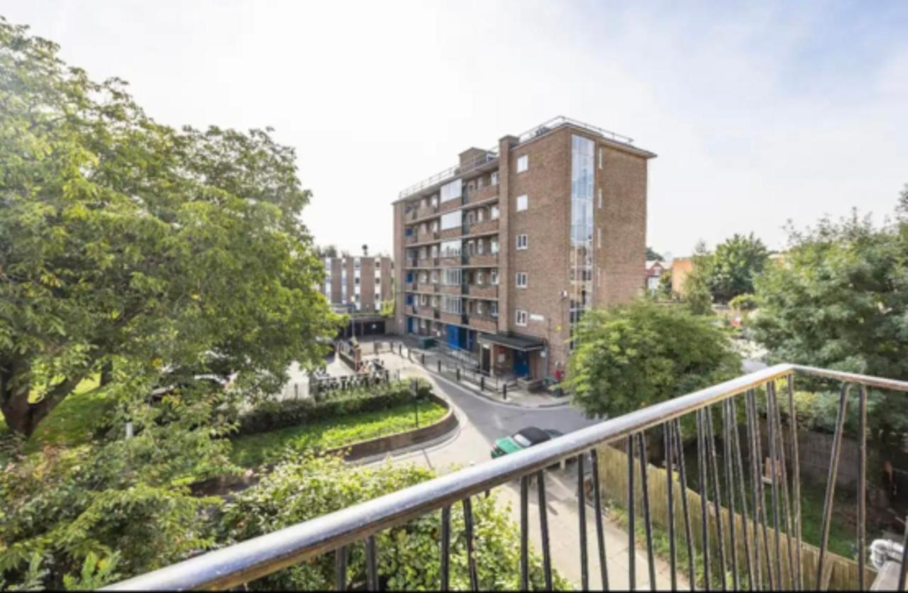 Karen House R2 * Londra