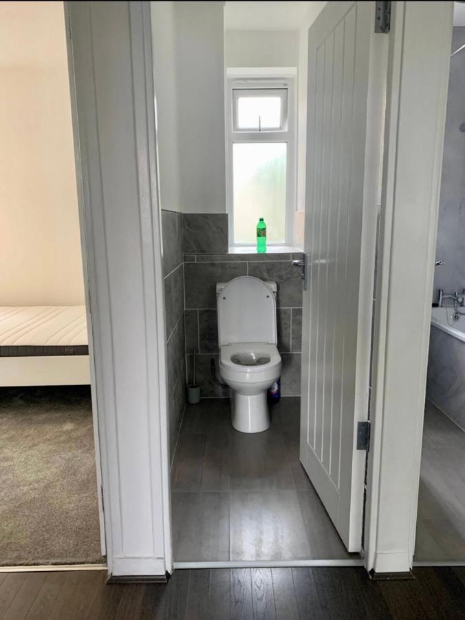 Karen House R2 Pensiune