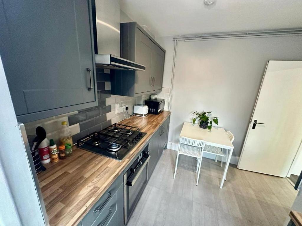 Karen House R2 Pensiune